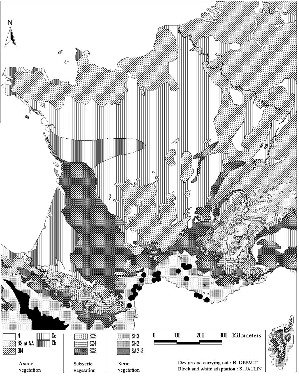 Fig. 4. Distribution of T. garricola in France. Vegetation classes as in Fig. 2. as they are associated with more than two habitat categories. T. c. fairmairei, T. garricola and T.