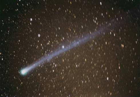 Figure 6.1: Comet Hyakutake in a 40 -wide eld of view.