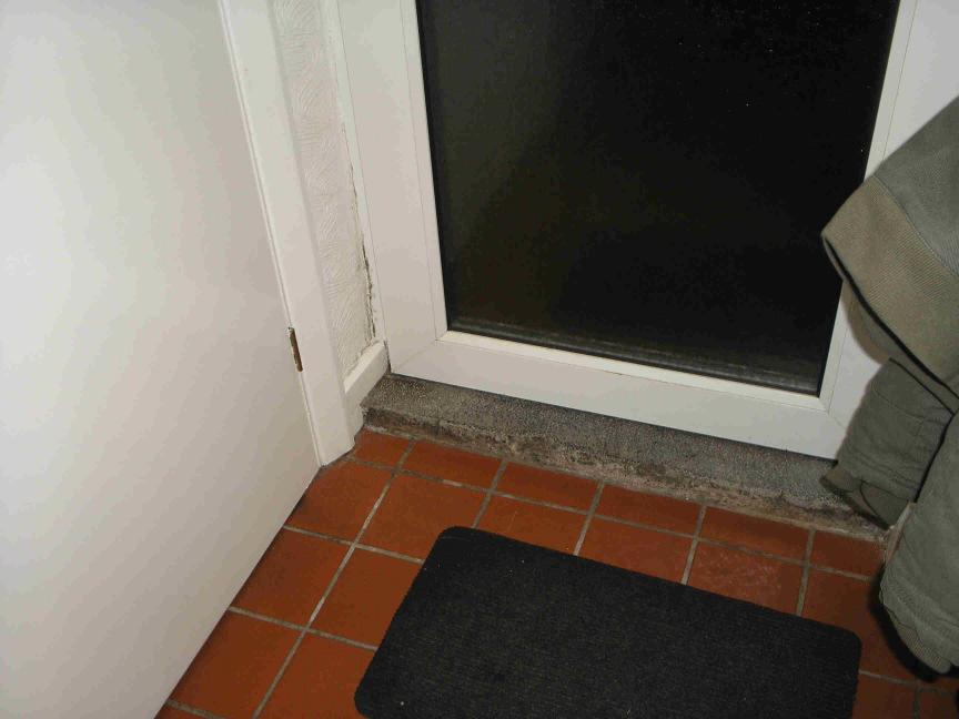 00 C Thermal image taken of the back door.