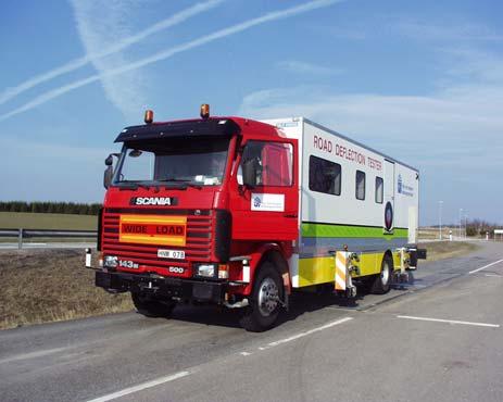 Figure 6.2 Two of the test vehicles used for coastdown measurements. To the left, the light duty vehicle, RST, and, to the right, the heavy lorry, RDT.
