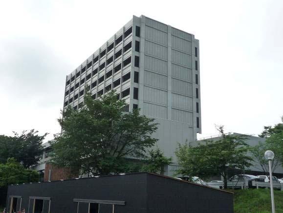 Damaged Building in Sendai city Acc (cm/s 2 ) 1 1 1 Acc (cm/s 2 ) 1 4 Disp (cm) Disp (cm) T(s) 4 4 4 2. 1.5 1..5 (a) Acc. in Trans. Dir. (b) Acc. in Long. Dir. (c) Bldg.