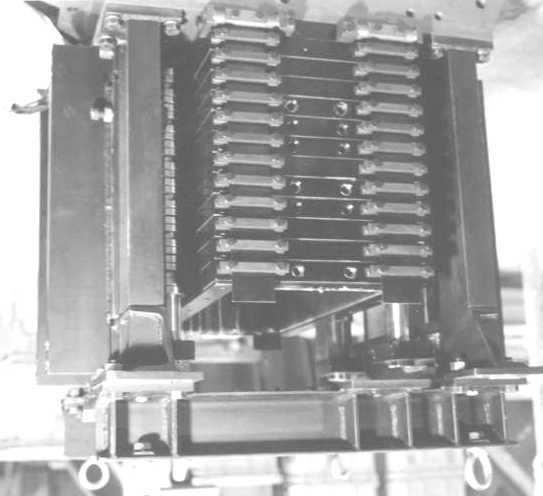 Rc3/8 3/8 Rc3/8 3/8 M12 M12 M12 Rc1 M1 M1 Hydraulic actuators Laminar box (a)