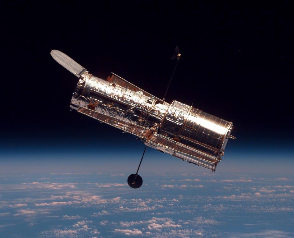 Application: resolution limit of a telescope Hubble space telescope The size of the reflecting mirror in Hubble is: D 2.