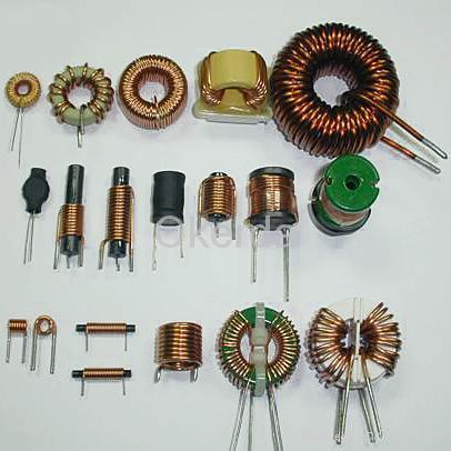 Circuit elements that store the E field energy - capacitors.