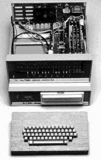 40 Četvrta generacija računara: 1972.g. danas dalja minijaturizacija LSI (1971), VLSI (1979) poluprovodnič ka memorija pojava mikroprocesora (Intel 4004, 1971.