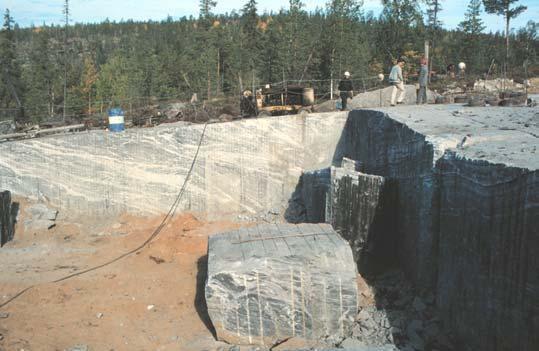 DIMENSION STONES IN THE KARELIAN REPUBLIC - A PILOT STUDY 1998-2000 Evaluation of the present geological data related to dimension stone deposits and it