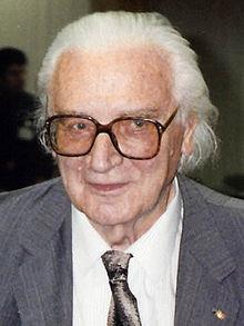 Konrad Zuse (1910-1995) Inginer, inventator german A introdus o serie de calculatoare: Z1, Z2, Z3, Z4 Z3 (1936): Primul calculator funcțional programabil