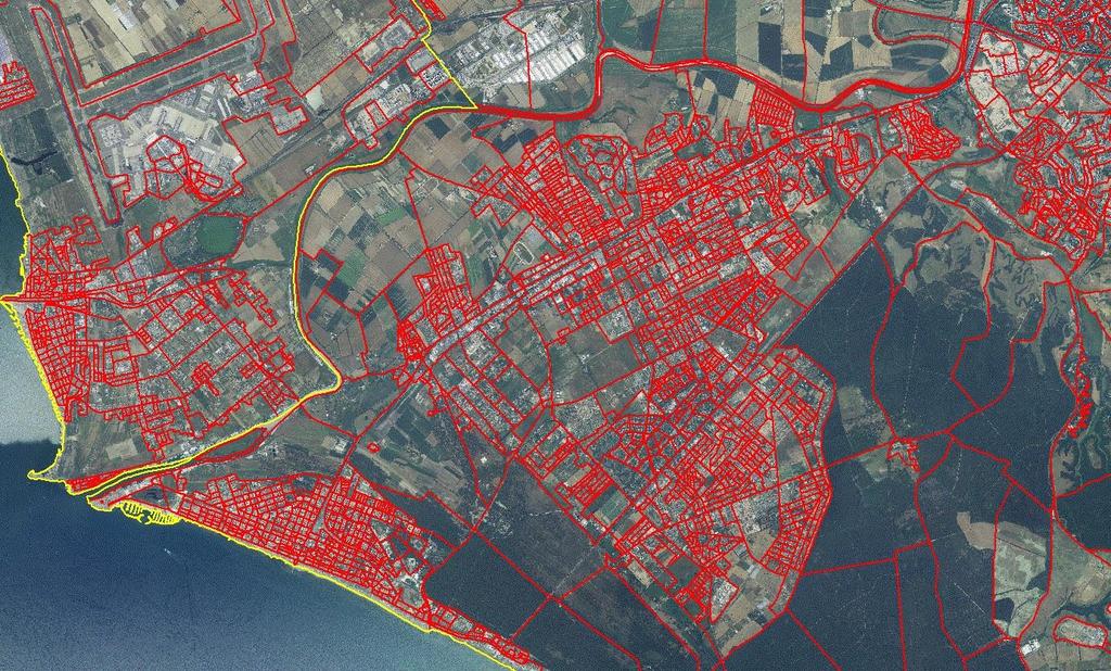 400.000 enumeration areas drawn upon Italy. This dense plot helps us to describe Italian Territory in a very detailed way overall in urban areas.