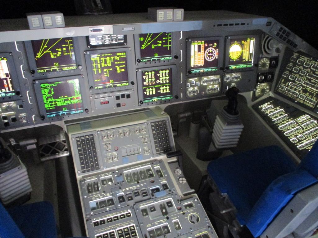 Space shuttle, cockpit