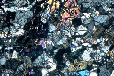 Dunite PM Petrology Ultramaphic rock Orthopyroxene Clinopyroxene Olivine Hydrothermal serpentinization