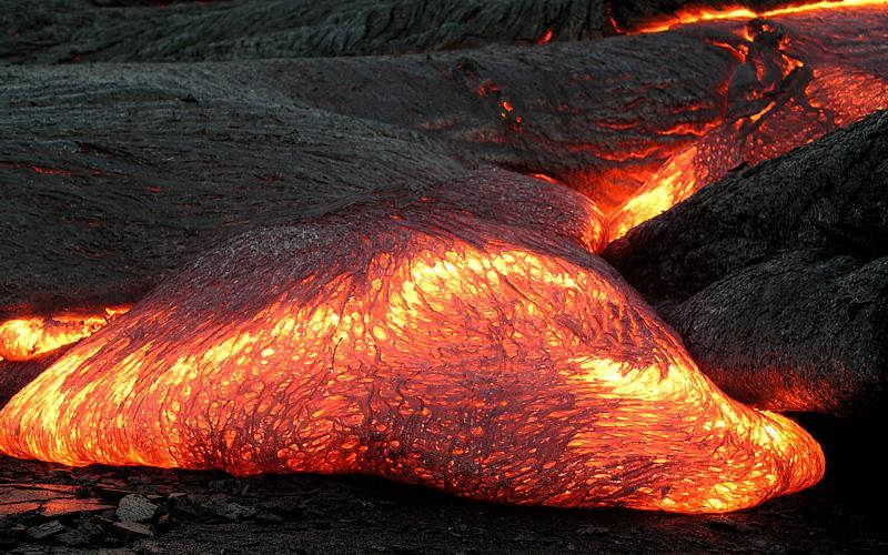 Exampls of application h tmpratur of a Pahoho lava flow can b stimatd by obsrving its