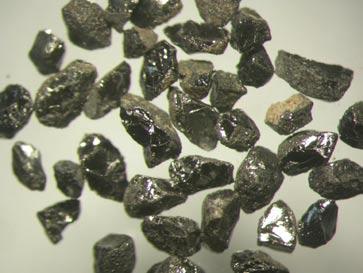 from the exploration sample site. Diamond indicator minerals were formed under similar conditions to diamond, but are significantly more abundant, and so more easily found in an exploration sample.