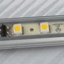 current Modulo da 18 LED Module of 18 LEDs 81-WH Bianco Freddo 81-WH Cool White 82-WW Bianco Caldo 82-WW Warm White 80-NW Bianco Natural 80-NW Natural White Vdc 12 12 12 ma 420 420 420 W 5,04 5,04