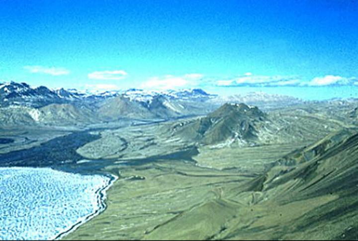Innuitian Mountains A mountain range in Canada's Arctic territories of Nunavut and the Northwest Territories Physical Description: In some locations they measure over 2,500 meters in height, and 1290
