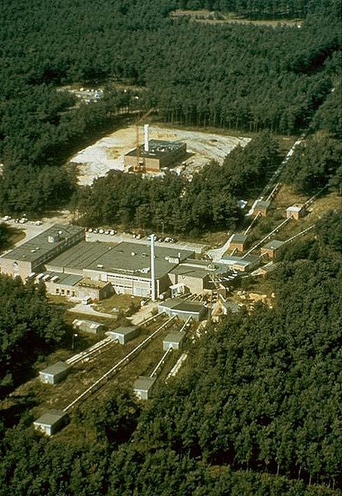 GELINA facility GELINA: dedicated to σ(n,tot) σ(n,f), σ(n,p), σ(n,γ) ELECTRON LINAC FLIGHT PATHS NORD Time-Of-Flight facility Pulsed white neutron source (10 mev < E n < 20 MeV) Multi-user facility
