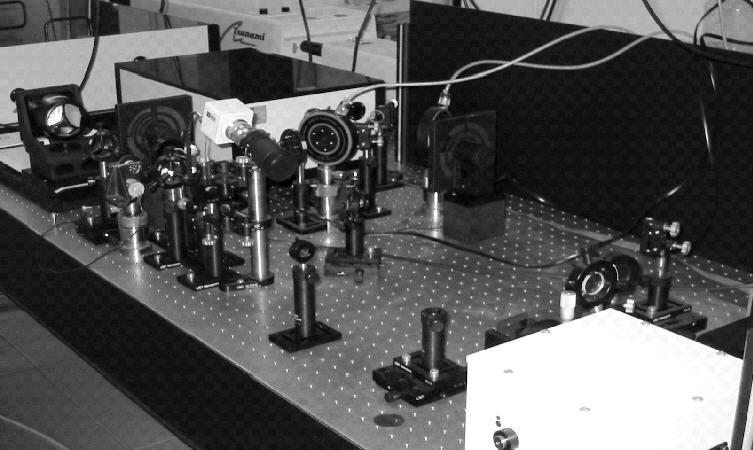 Femtosecond transient absorption spectrometer: time resolution < 100 fs sensitivity better than OD=0.