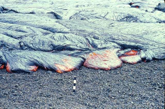 Pahoehoe Hawaiian for smooth, unbroken lava Has a Lower viscosity = flows more quickly