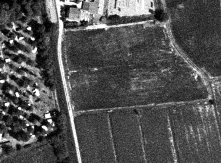 New Acquisitions on the Aquileia s Map I-5 Figure 5. A Roman villa E of the port (VVI image from orthophoto 2007). The photos uncover a rectangular building, c.