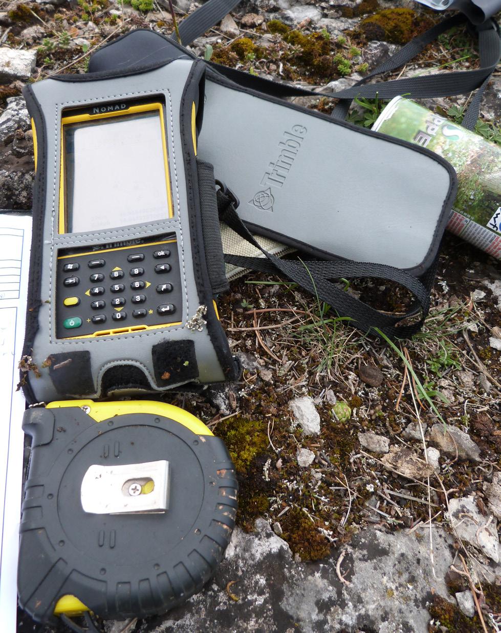The survey on habitat mapping initiatives in Europe: a focus on mapping methodologies 5.7.2 Field devices Handheld devices are field computers allowing the use of a GIS with accurate positioning.