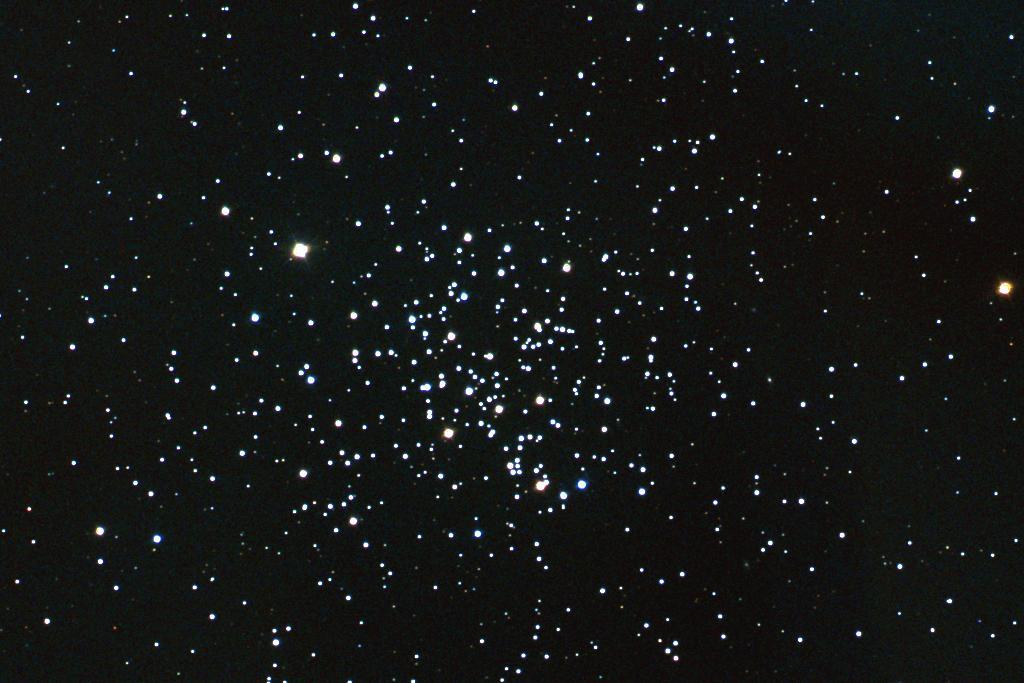 Open clusters: M67 M67 is about 900 pc away and is about 4 10 9 years old; it s the oldest known open cluster.