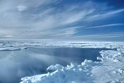 Arctic energy budget 100 Wm -2 100 Wm -2 Sustained imbalance of 1 Wm -2