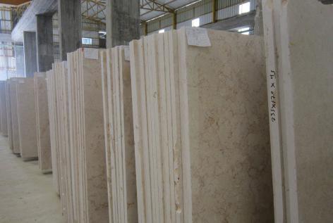 PRODUCTION & TECHNOLOGY 7 Production of Traditional Building Stone Verona is committed to achieving highest standards in product quality, using top notch