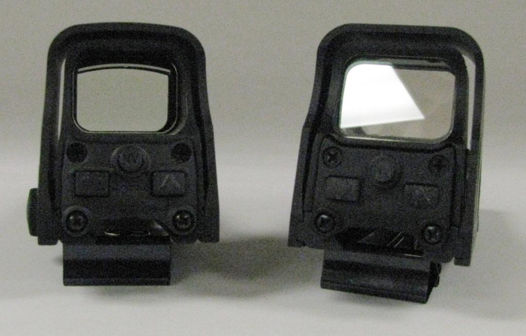 . Figure 5: Looking at the rear of a Model 552 The reflection from the optics can be used to recognize the counterfeits of any model of the L-3 EOTech holographic