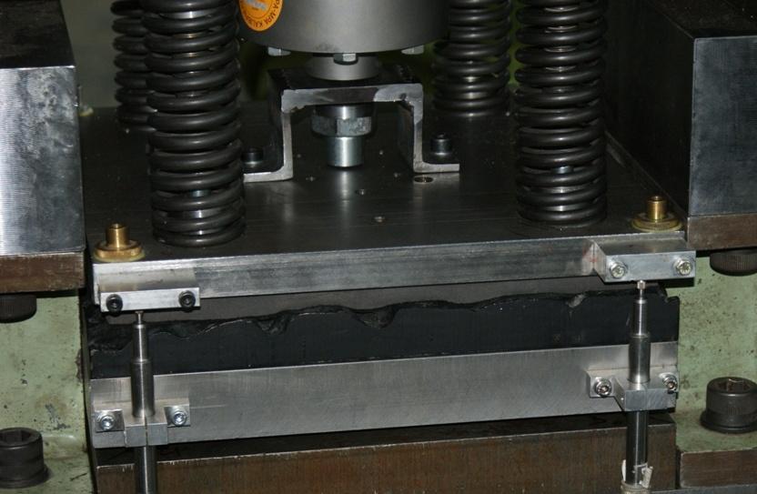 ballast plate Figure 8-6: Test rig for high-frequency bedding modulus