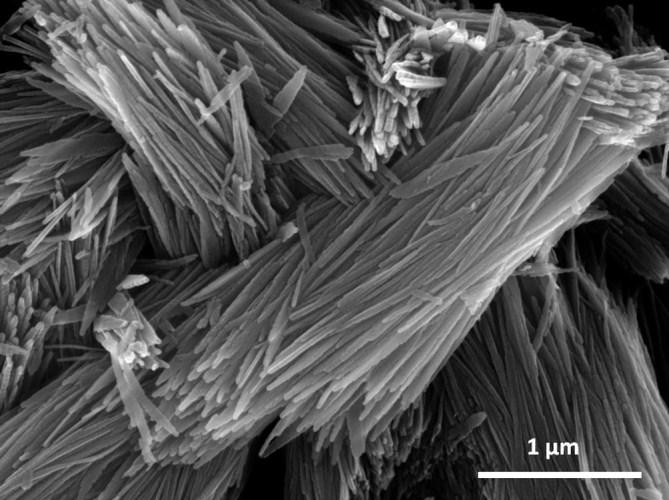 s-prepred product. Figs. 2 nd 2 shows the FE-SEM imges of the γ-alooh smples synthesized t ph= ~5 with Al 3+ /CTAB molr rtio of 3.0/1.25 t 200 0 C for 12h nd 24 h respectively. The FE-SEM imge Fig.