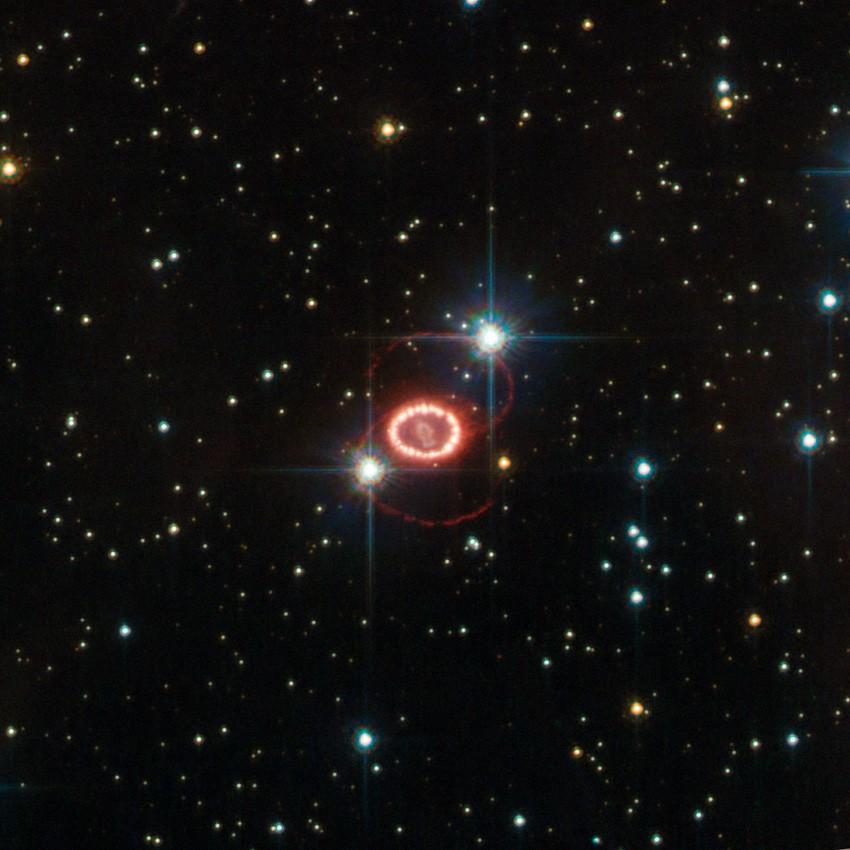 Type II supernovae When the core free falls it releases : A massive amount of gravitational energy in ~0.