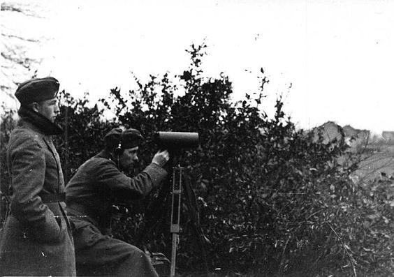 Slika 1: Nekaj slik voja²ke uporabe FSO iz druge svetovne vojne.