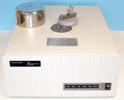 Differential Scanning Calorimeter Parts: Isolated box with 2 pans