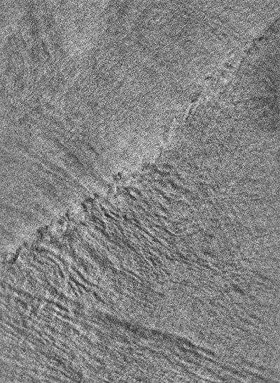 Oceanic eddies in synthetic aperture radar images 291 mottled texture C C A ring boundary Figure 12.