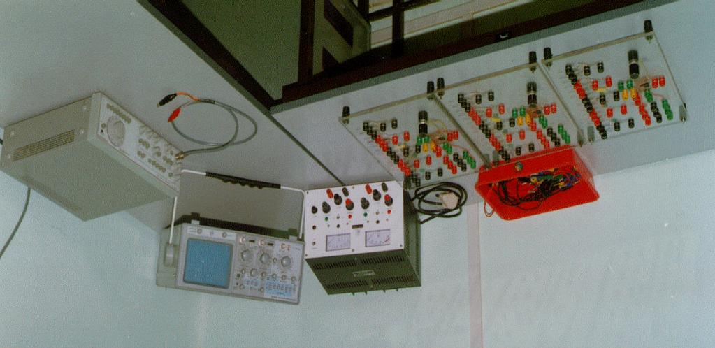 configuration. On these circuit boards, fixed value resistors and capacitors are provided, which may be connected in the feedback or the input circuit. A Γ15V d.c. regulated power supply is available to provide the necessary power to the Op-Amps.