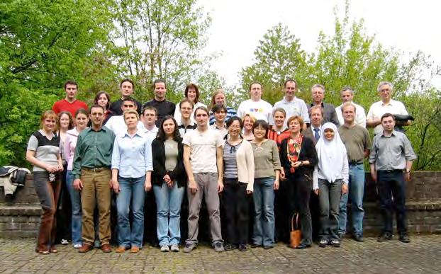 12 Annual Report 2003 ITMC Lehrstuhl für Makromolekulare Chemie 4 Research Reports Group photograph From left to right: First line: Middle line: Upper line: Elena Talnishnikh, Mihai Voda, Sofia