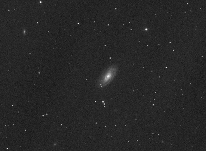 116 2 The Messier Objects Fig. 2.88 Photo of M88; 45 min exposure on hypered Kodak Tech Pan film, 8 f/6 telescope. North is up and east is to the left.