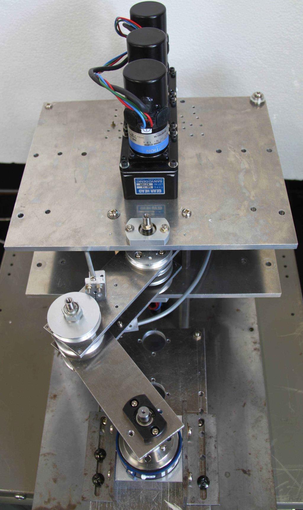 Bi-articularly Actuated Robot Arms Actuator Redundancy Problem Experimental Setup Experimental