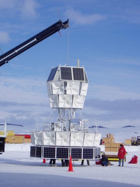 PAST ANTARCTIC ASKARYAN DETECTORS RICE array of single dipole antennas deployed between 100 and 300m near the Pole. covered an area of 200m x 200m.