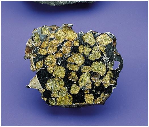 Stony Iron & Iron Meteorites Stony meteorites ~ 95% Very difficult to distinguish from terrestrial rocks Fusion crust Streamlined shapes Stony iron meteorites