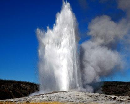 Old Faithful Example 137 2 2 2 L =1 0 0 0 Time to next eruption (min)!2 2 0!2 0 (a) 2 L =2!2 2 0!2 0 (b) 2 L =5!
