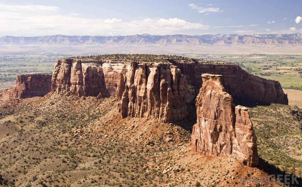 Vertical Folding (Colorado Plateau)- underlying regions of the