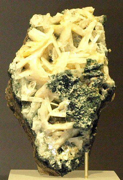 Whitlockite -Chondrite Ca 9 (Fe)(PO 4 ) 6 PO 3 OH 244 Pu cannot easily be formed in Uranium