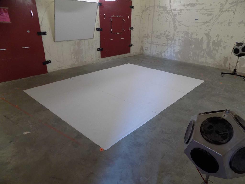 LABORATORY FOR ACOUSTICS MEASUREMENT OF SOUND ABSORPTION IN A REVERBERATION ROOM ACCORDING TO ISO 354:2003 principal: Texdecor Vinyl Wallcovering directly on floor Vinyl wallcovering manufacturer: