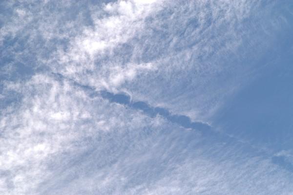 Introduction 3 Contrails predominantly form when