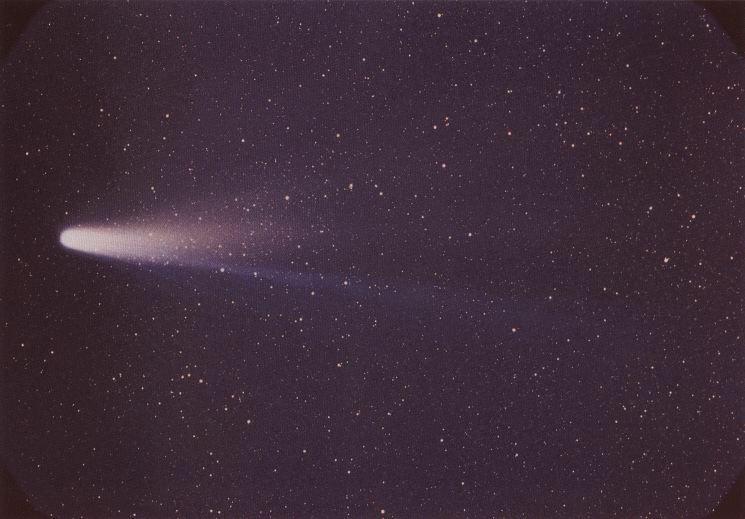 Comets Comets live in the distant cold space that is beyond Neptune. They come from two places in our solar system.