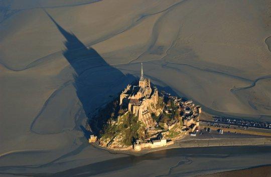 Mont St. Michel A great example of tidal surge is the castle Mont St. Michel in France.