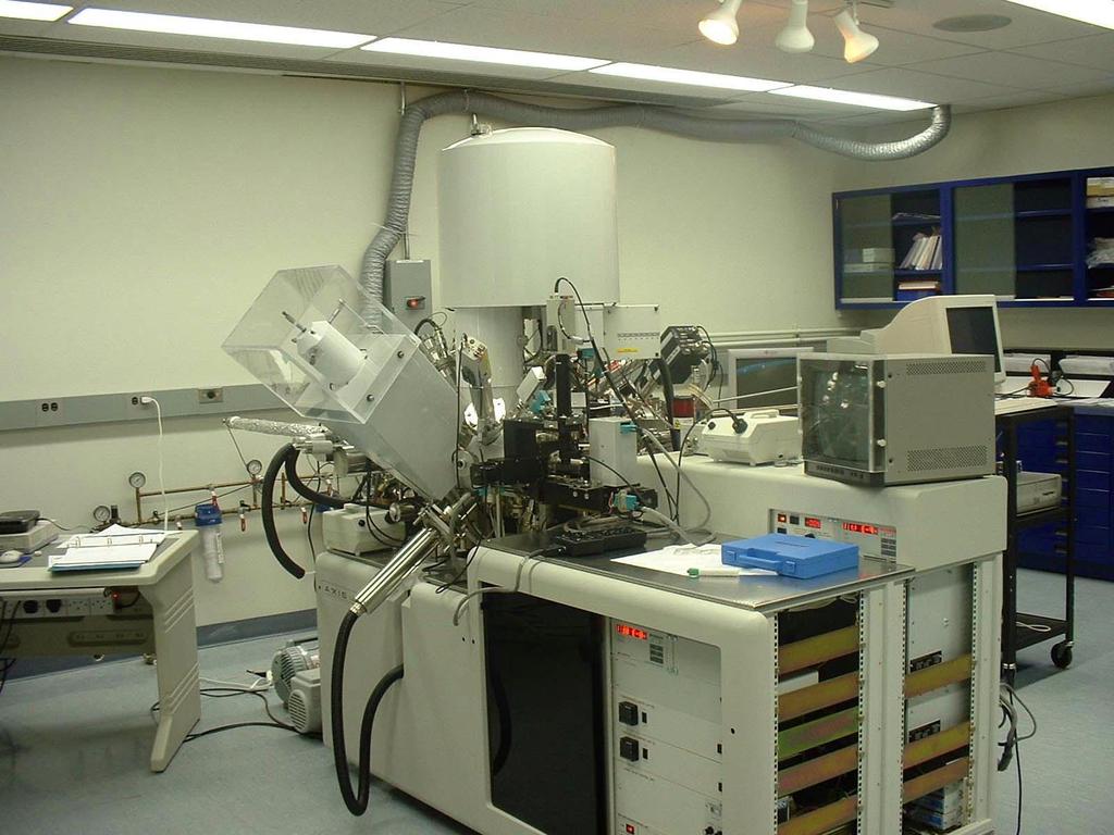 Instrumentation Photo of a XPS Instrument Kratos Axis Ultra model in