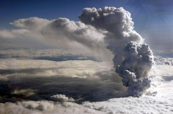 - Contents - Support to Aviation Control Service (SACS) Example of results for the eruption of the Eyjafjallajokull volcano