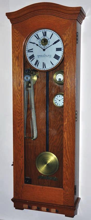 By 1957 Standard discontinued the manufacture of pendulumoperated master clocks and continued to make only synchronous-motor-driven master clocks.