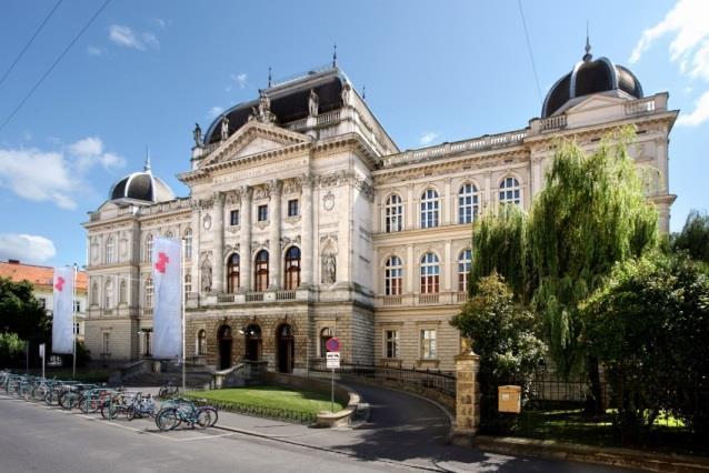 INTRODUCTION 4 Graz University of Technology 7 faculties 12,800 students 2,400 staff (2014/15) budget: 207 Mil.